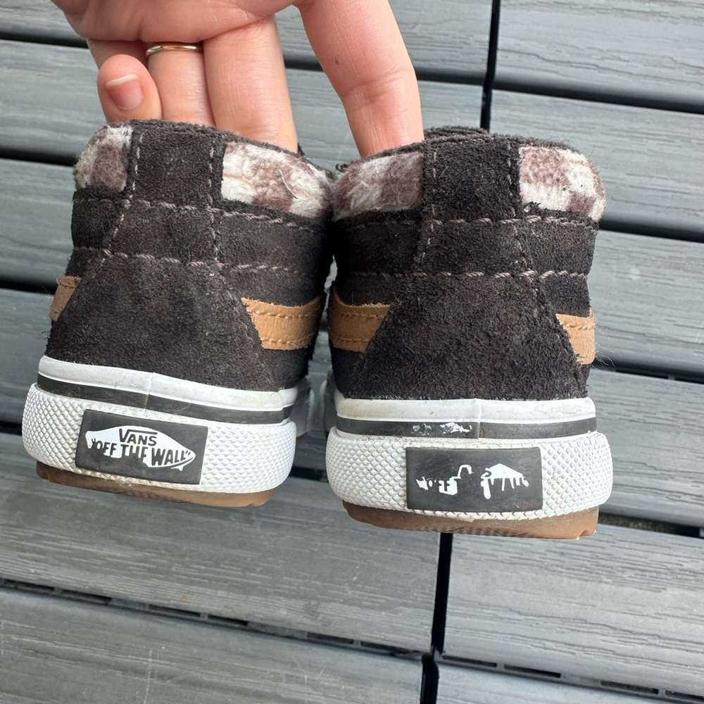 Vans Brown and Tan High-Top Sneakers with Velcro Straps - Picture 5 of 6
